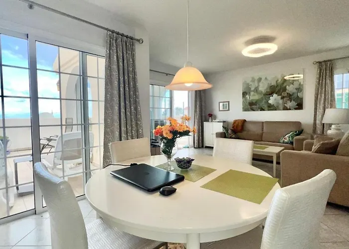 Parque Del Conde Вилла Адехе