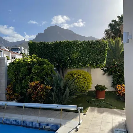 Parque Del Conde, Ocean View Villa