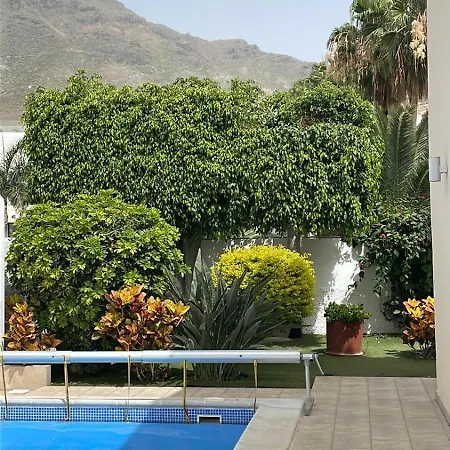 Parque Del Conde, Ocean View Villa *